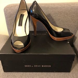 Steven by Steve Madden Black pumps.